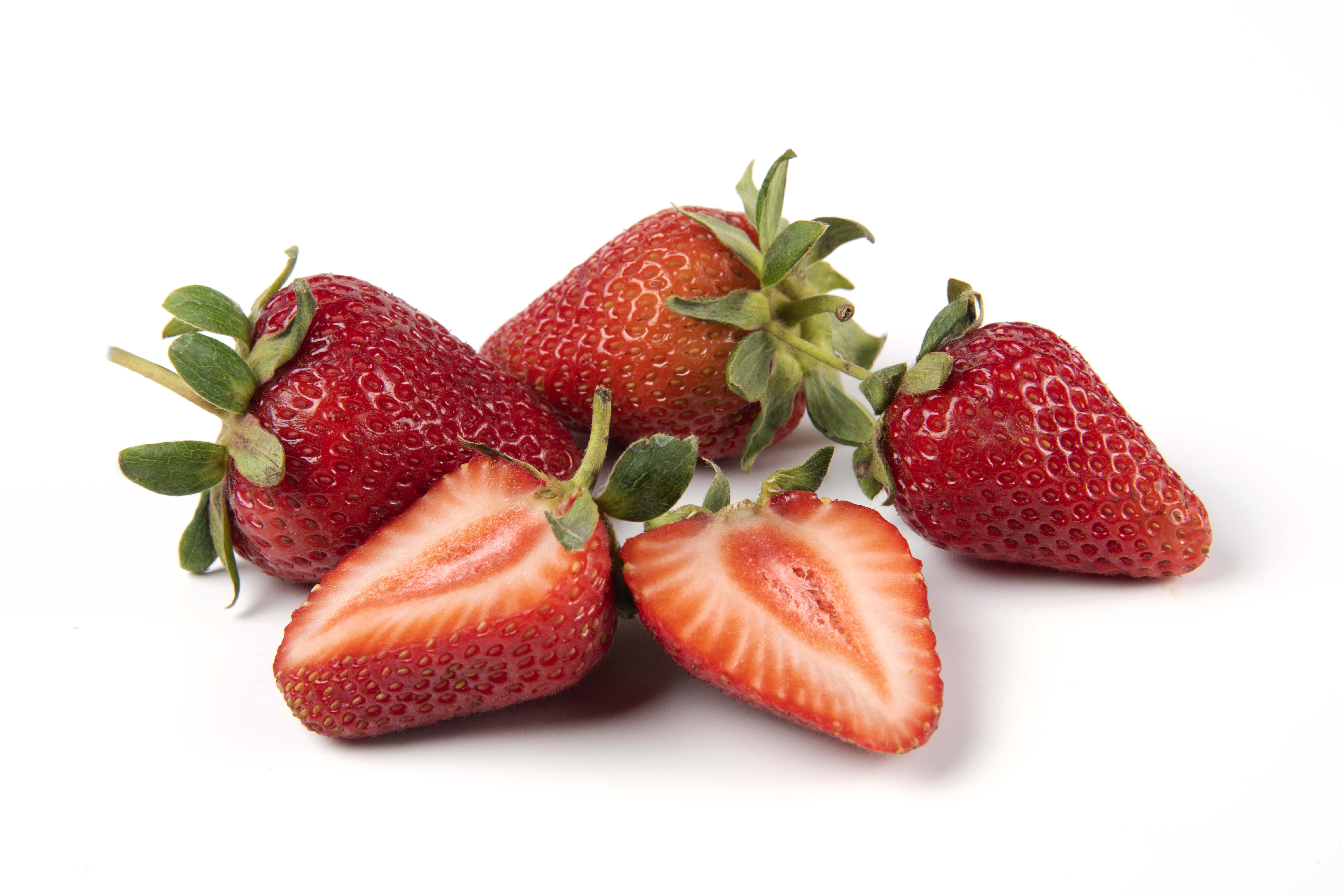 Fraises Fraiches Rouges Avec Des Feuilles Vertes